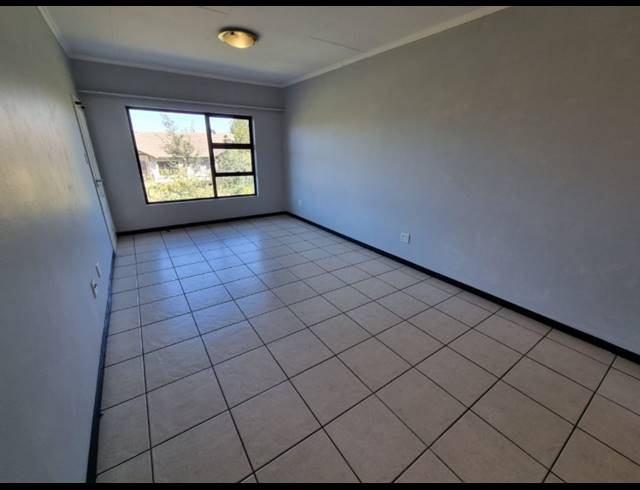 2 BEDROOM APARTMENT FOR SALE IN OAKDENE